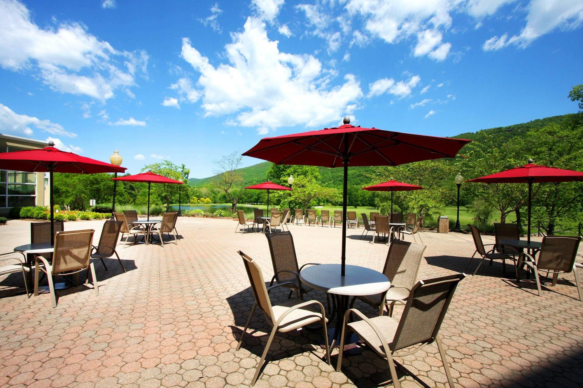 Honors Haven Retreat & Conference Hotel Ellenville Exterior foto